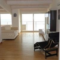 Attico posto di fronte al mare al centro di Roseto