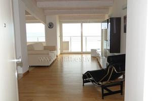 Attico posto di fronte al mare al centro di Roseto