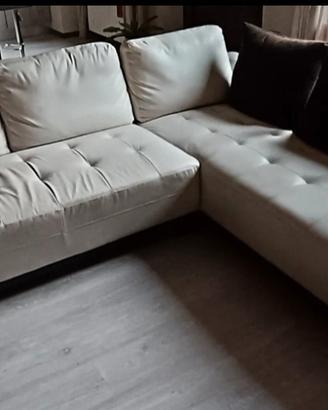 divano in pelle a L (non intercambiabile) 