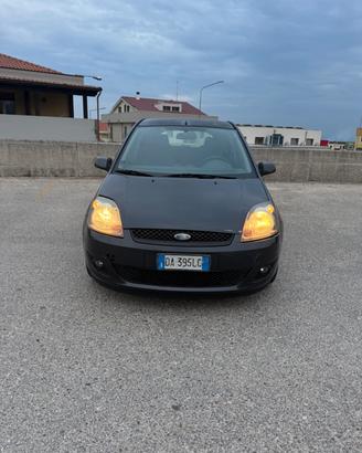 Ford Fiesta Ghia 1.2 75CV 5 porte