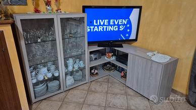 Angolare con vetrinetta