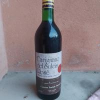 Bottiglia vino da collezione carignano del sulcis