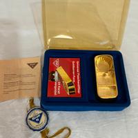 Apribottiglie in lingotto d'oro vintage