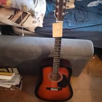 chitarra con custodia