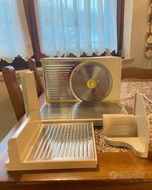 affetta salumi/ pane/ arrosti girmi