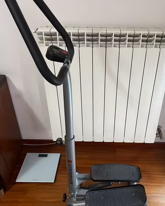 Stepper Atala Step Dance con manubrio e display.