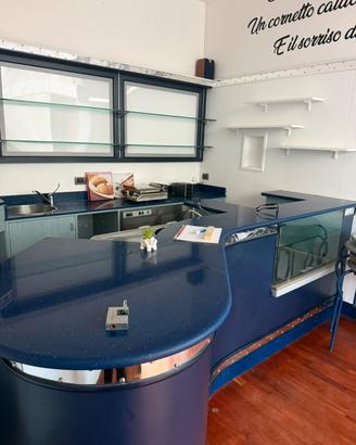 arredamento bar in blocco