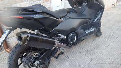 Tmax 560 anno 2023  con kit sport