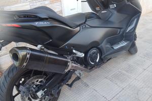 Tmax 560 anno 2023  con kit sport