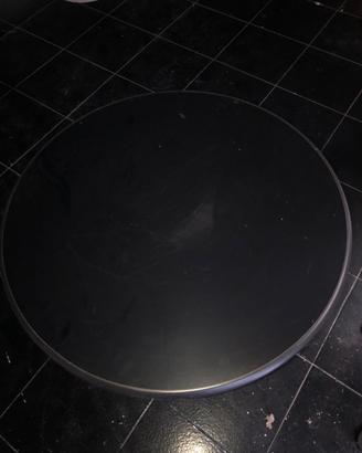 Tavoli tondi con piede centrale