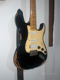 FENDER STRATOCASTER