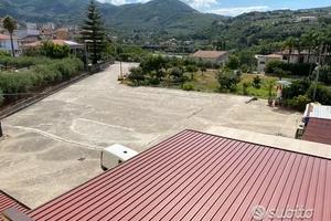 Piazzale sosta camper e affini