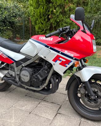 Yamaha FZ 750 anno 1986