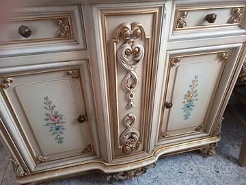 credenza stile veneziano 