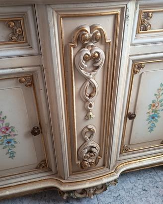credenza stile veneziano 