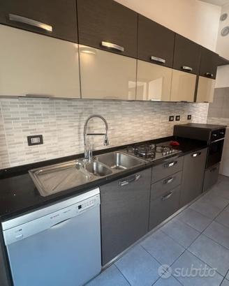 Cucina Stosa Lineare