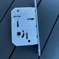 Serratura per porta scorrevole