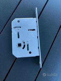 Serratura per porta scorrevole