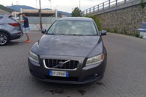 Macchina volvo v70