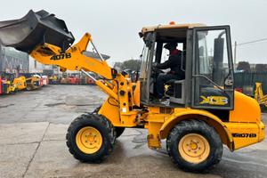 P137 Pala gommata JCB 407 B