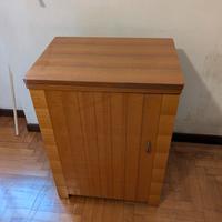 Macchina da cucire Singer con mobile