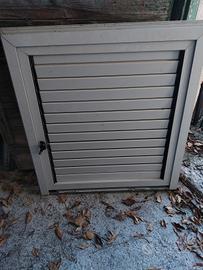 infisso,finestra  grigliata