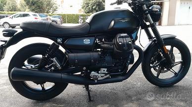 moto guzzi v7 stone