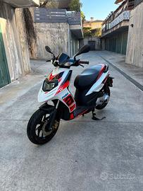 Scooter 50 Aprilia SR 50 Motard