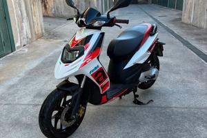 Scooter 50 Aprilia SR 50 Motard