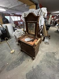 Mobile antico bagno