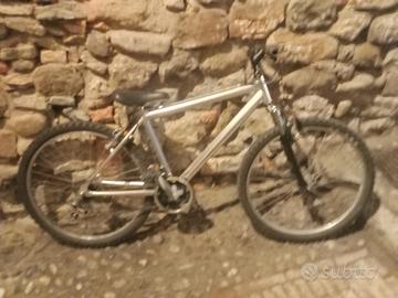 bici.  in. alluminio.  