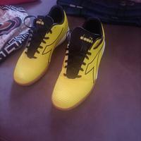 scarpe calcetto nuove 39