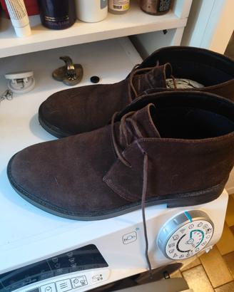 Clarks in camoscio