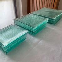 piatti in vetro lavorato