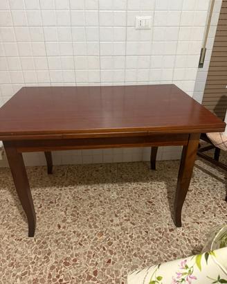 Tavolo e 4 sedie legno