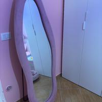 Specchio di velluto rosa