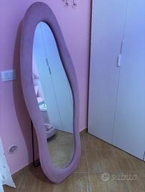 Specchio di velluto rosa