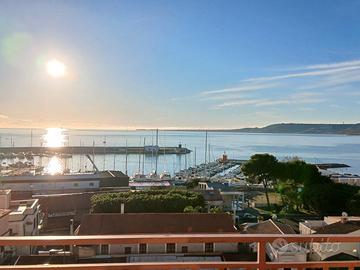 Attico fronte lega navale