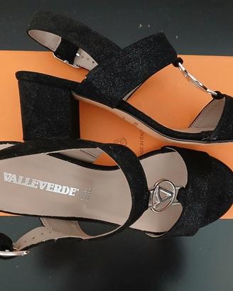 Sandali Valleverde neri lurex, prezzo 10 Euro
