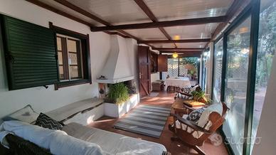 Villa immersa nel verde