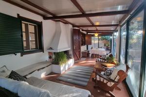 Villa immersa nel verde