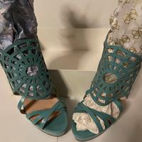 Scarpe con tacchi alti