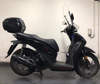 HONDA SH 150 Scooter