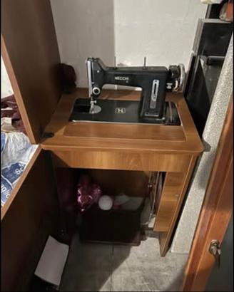 Macchina da cucire Necchi bf serie nova