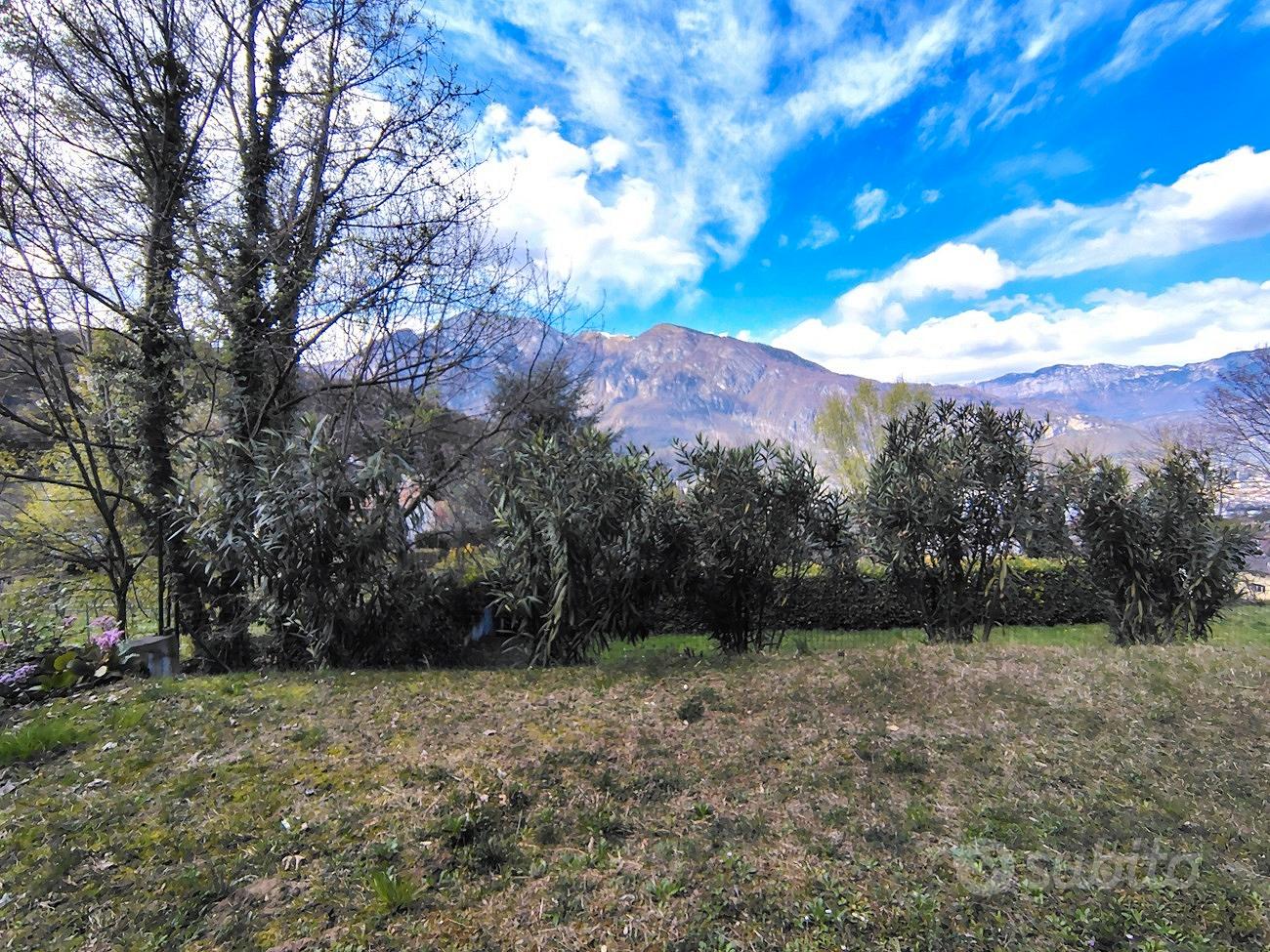 San Rocco di Villazzano, ampia villa a schiera
