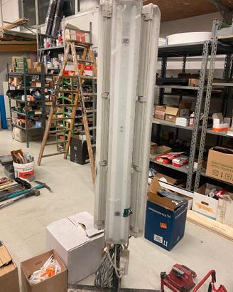 Torre faro da cantiere professionale con lampade
