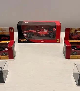 Collezione di auto storiche e moto rare (Nuove)