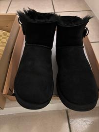 Ugg scamosciato colore nero