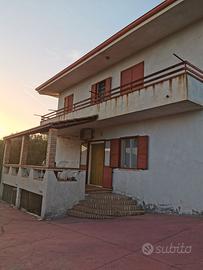 Villa su due ilivelli singola in provincia di C