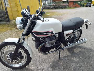 Moto Guzzi V7 850